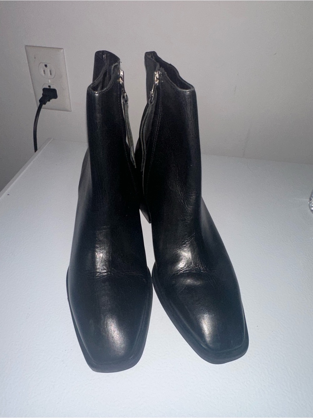 Ali Macgraw Womens Black Leather Ankle Boots with Side Zip